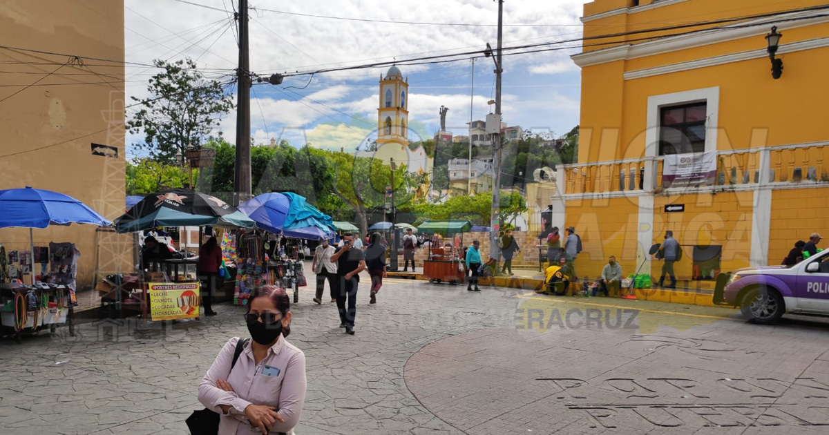 Papantla regresa a color naranja