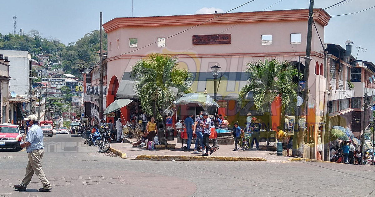 Papantla regresa a color naranja
