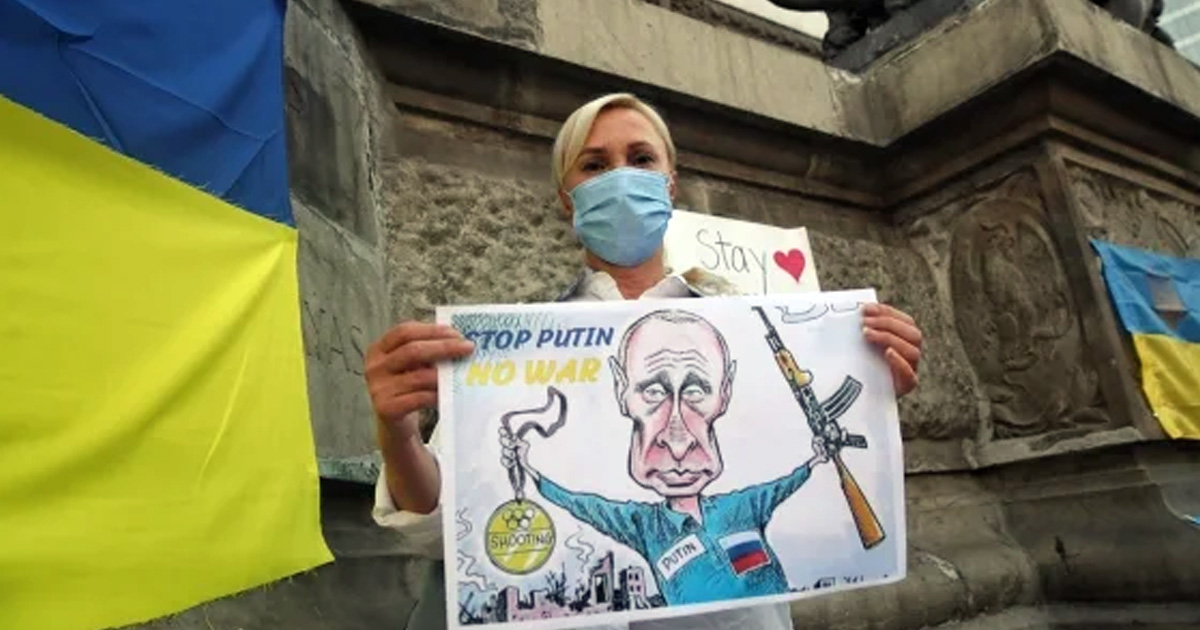 "Putin, quiero volver a ver a mi familia", piden ucranianos en protesta en el Ángel