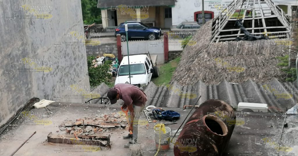 Manita de gato a la oficina de Hacienda del Estado