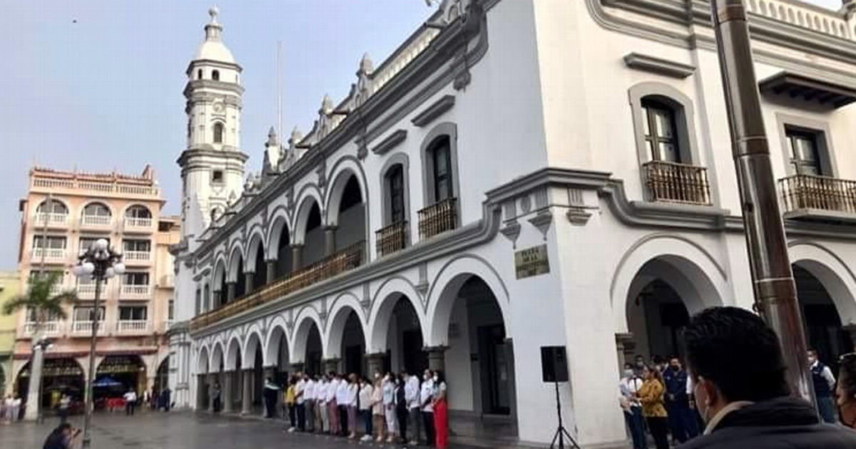 Rinden un minuto de silencio por trabajador del ayuntamiento que murió atropellado
