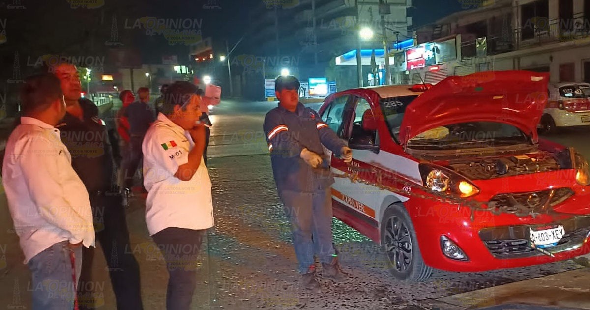 Taxista choca por alcance