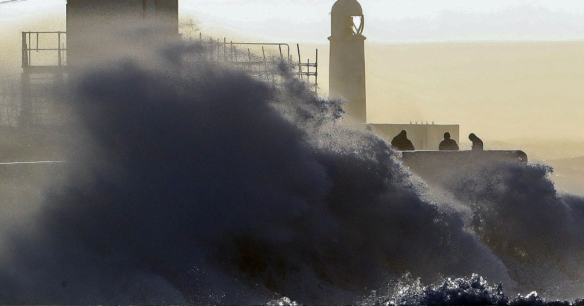 Tormenta Eunice devasta norte de Europa, hay al menos 13 muertos