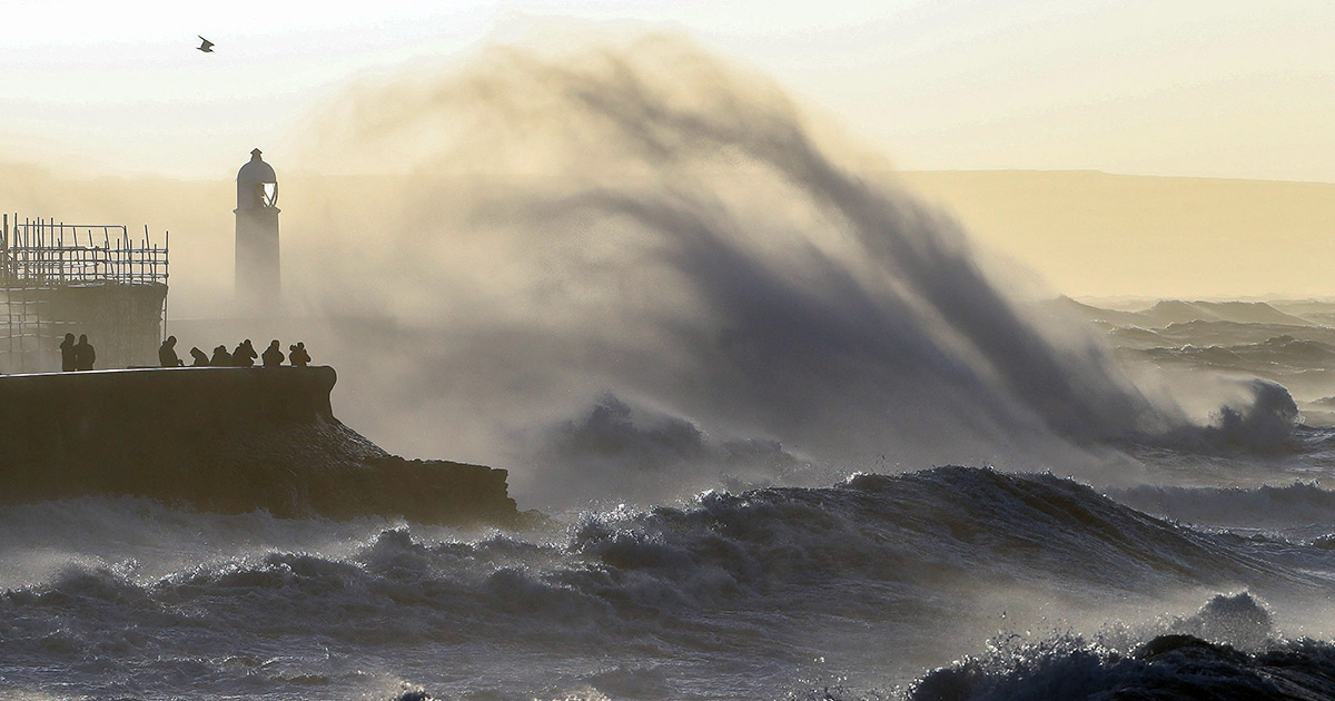 Tormenta Eunice devasta norte de Europa, hay al menos 13 muertos