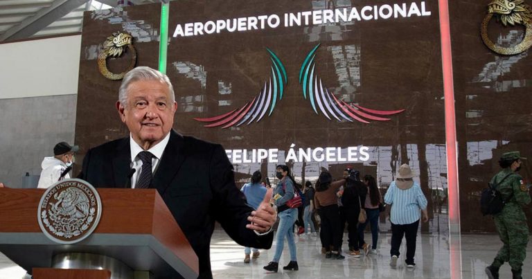 AMLO se queja de campaña contra el AIFA