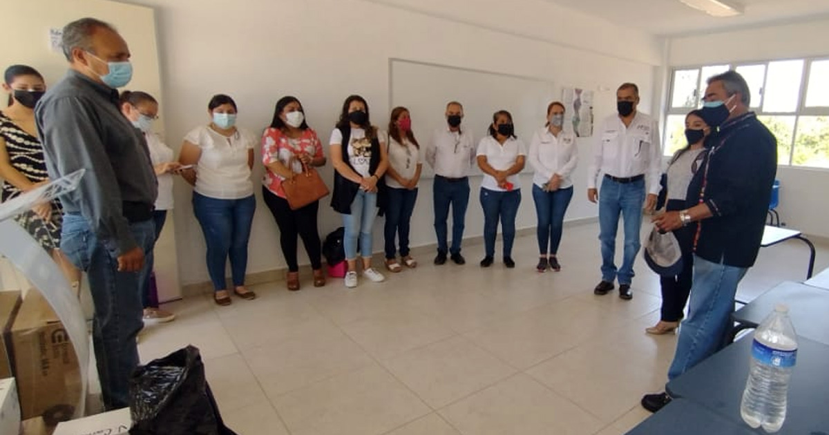 Acercan opciones de estudios a universitarios poblanos