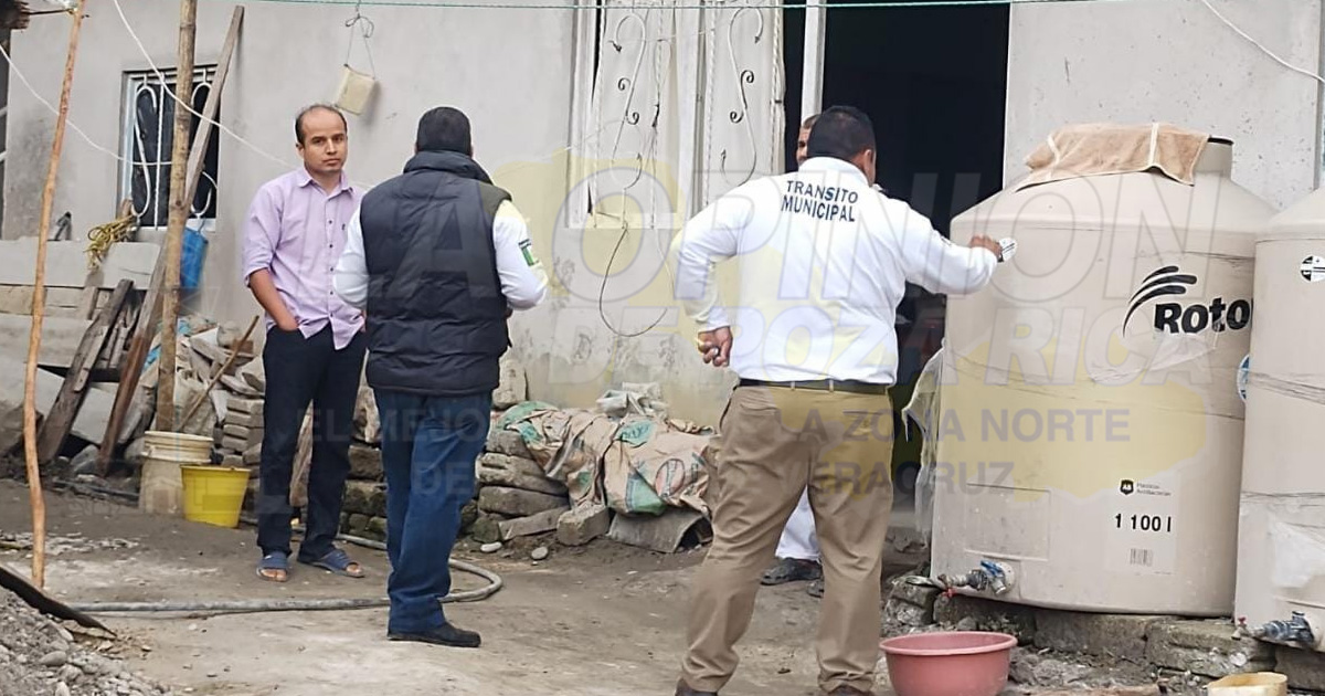 Vecino de Espinal bloquea las calles con tierra y grava