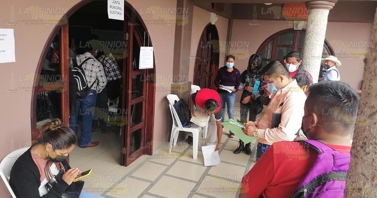 Buscan representar a sus comunidades Buscan representar a sus comunidades