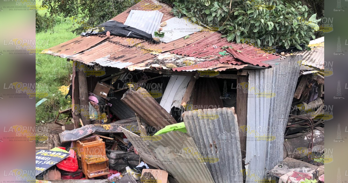 Camión derriba casa y mata a una niña