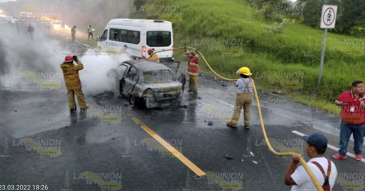 Auto calcinado y 5 lesionados en carreterazo
