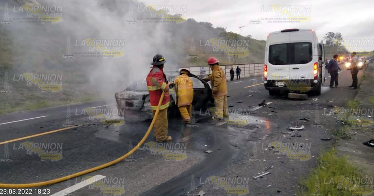 Auto calcinado y 5 lesionados en carreterazo