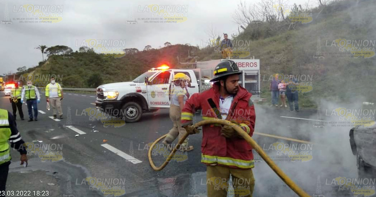 Auto calcinado y 5 lesionados en carreterazo