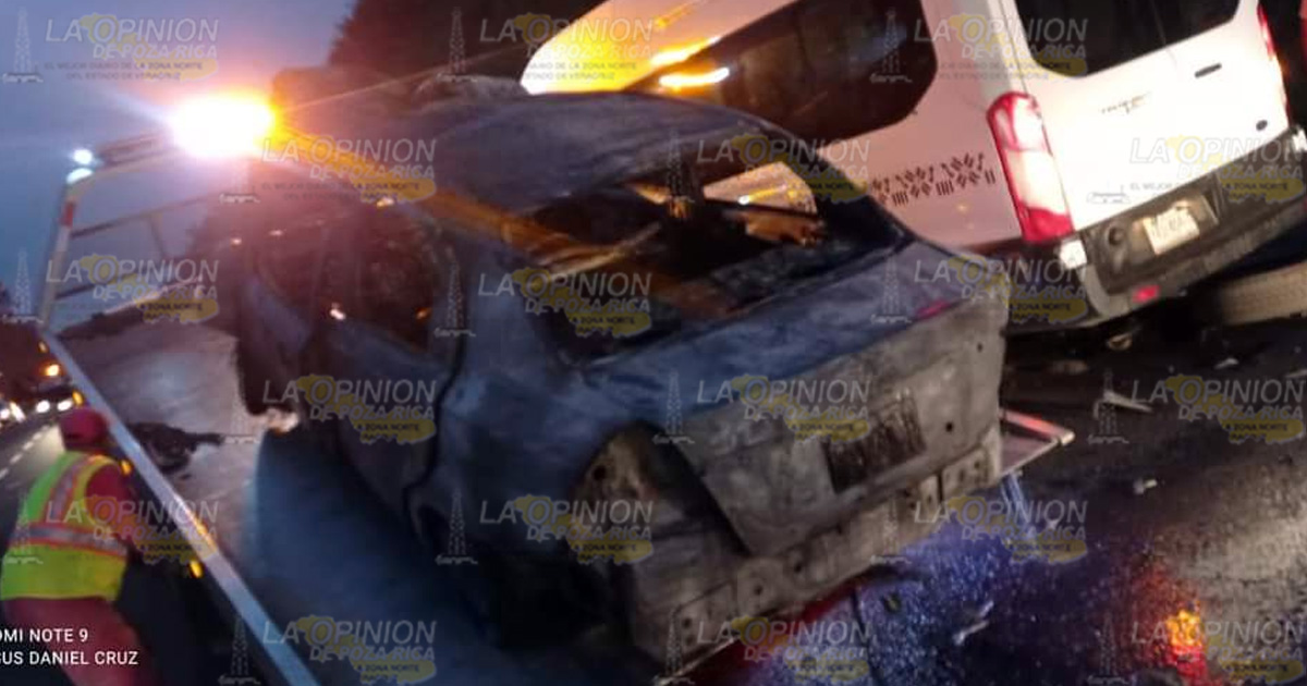 Auto calcinado y 5 lesionados en carreterazo