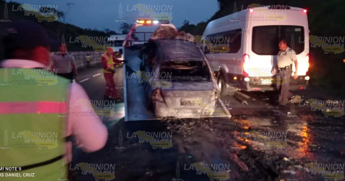 Auto calcinado y 5 lesionados en carreterazo