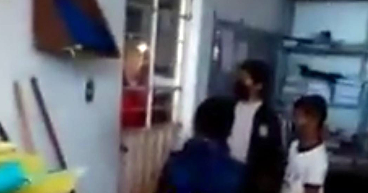 Dejan encerrados a alumnos de la primaria "Rafael Ávila Camacho"