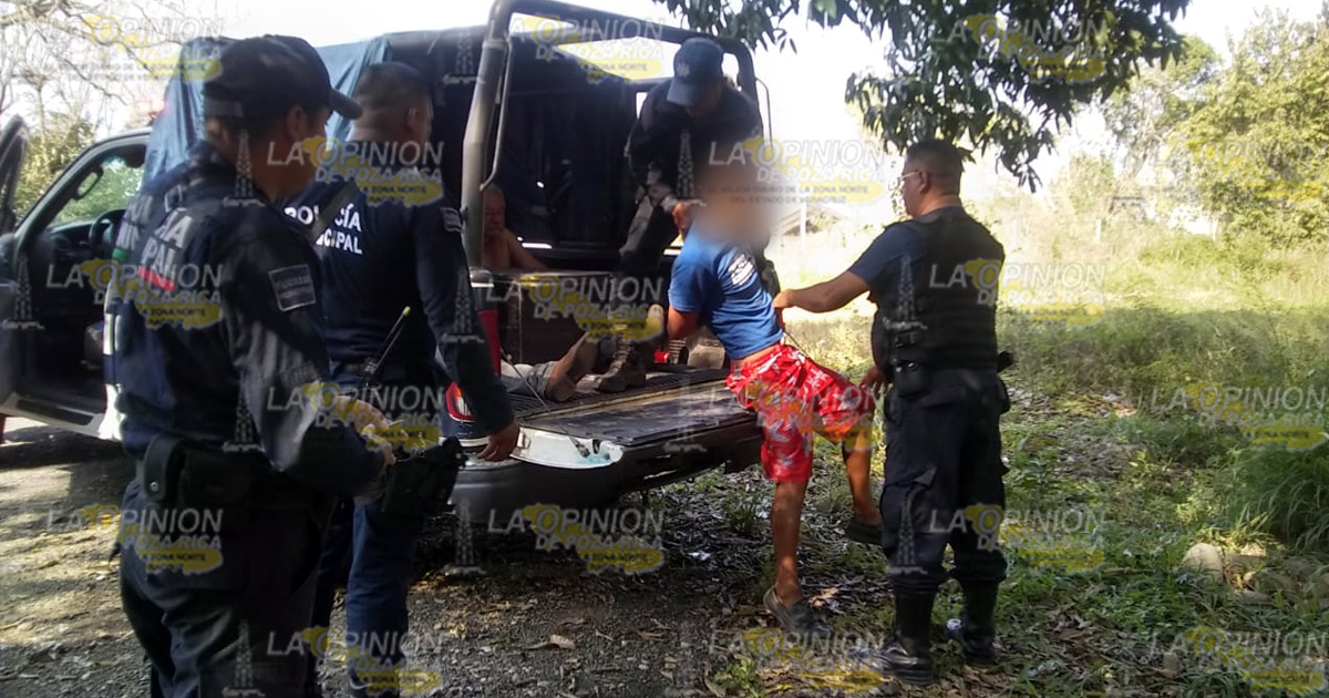 Ebrio le roba herramienta de albañilería