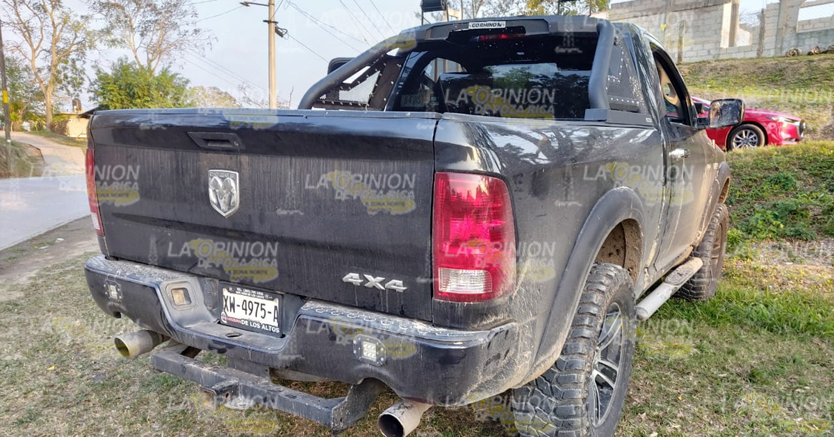 Embiste a taxista e intenta escapar
