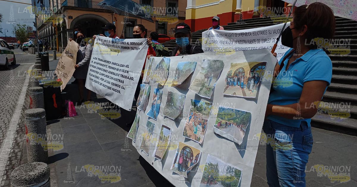 Eran administrativos, los pusieron a barrer cunetas Eran administrativos, los pusieron a barrer cunetas