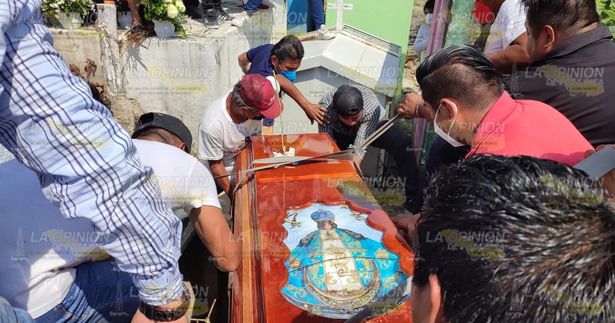 Exigen justicia por muerte de Juanito, joven de 15 años asesinado en Papantla Exigen justicia por muerte de Juanito, joven de 15 años asesinado en Papantla 2
