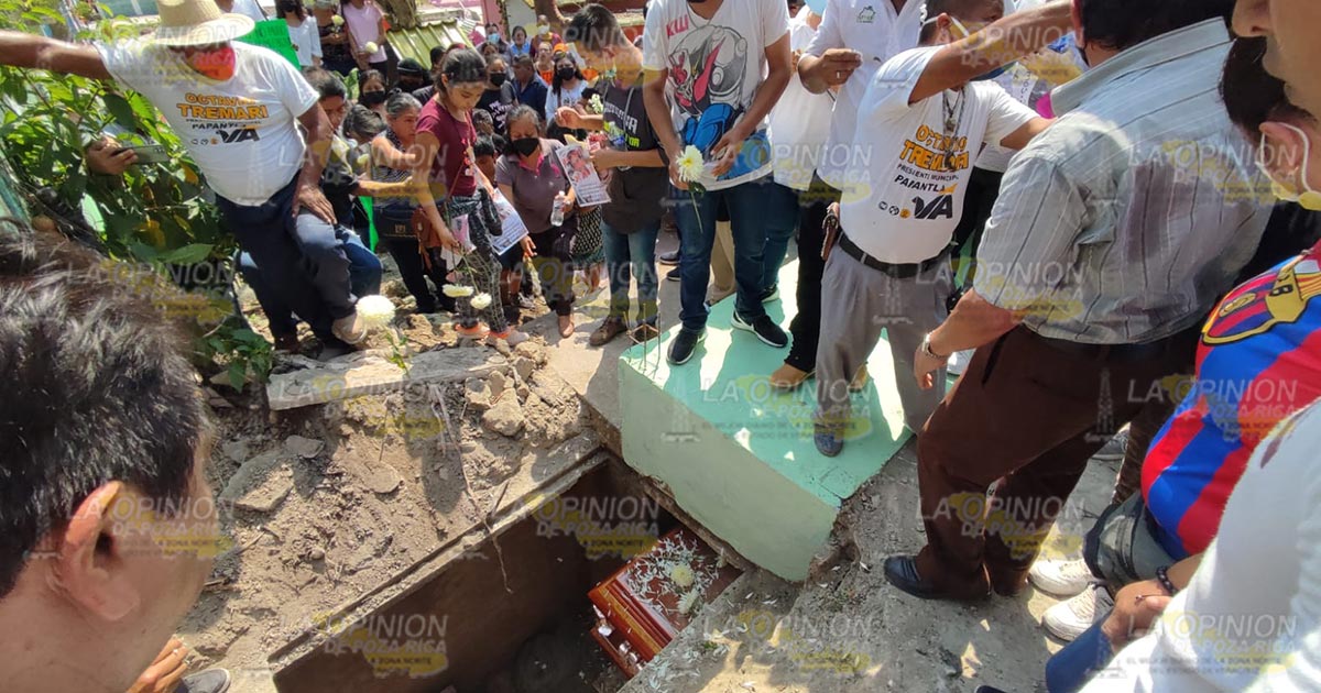 Exigen justicia por muerte de Juanito, joven de 15 años asesinado en Papantla Exigen justicia por muerte de Juanito, joven de 15 años asesinado en Papantla 4
