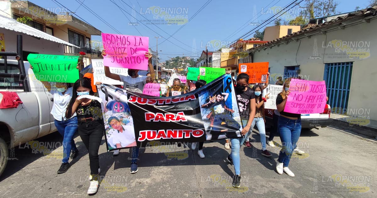 Exigen justicia por muerte de Juanito, joven de 15 años asesinado en Papantla Exigen justicia por muerte de Juanito, joven de 15 años asesinado en Papantla 5