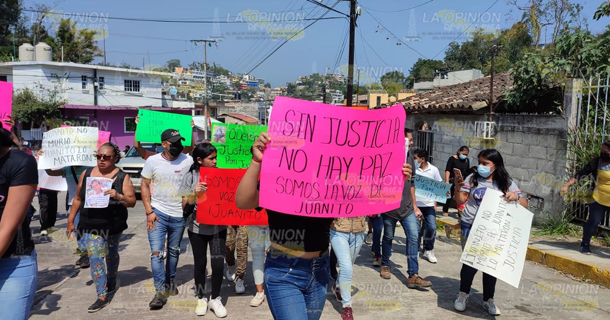 Exigen justicia por muerte de Juanito, joven de 15 años asesinado en Papantla Exigen justicia por muerte de Juanito, joven de 15 años asesinado en Papantla 7