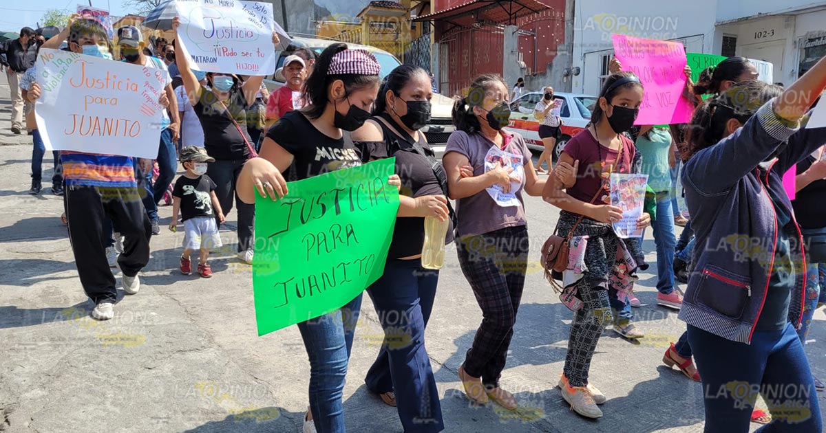 Exigen justicia por muerte de Juanito, joven de 15 años asesinado en Papantla Exigen justicia por muerte de Juanito, joven de 15 años asesinado en Papantla 8