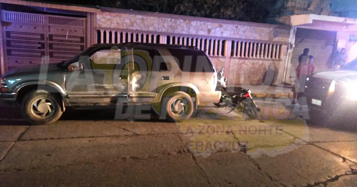 Heridos al chocar contra camioneta