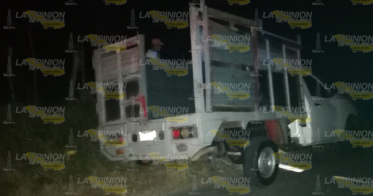 Invade carril y choca; tres personas heridas