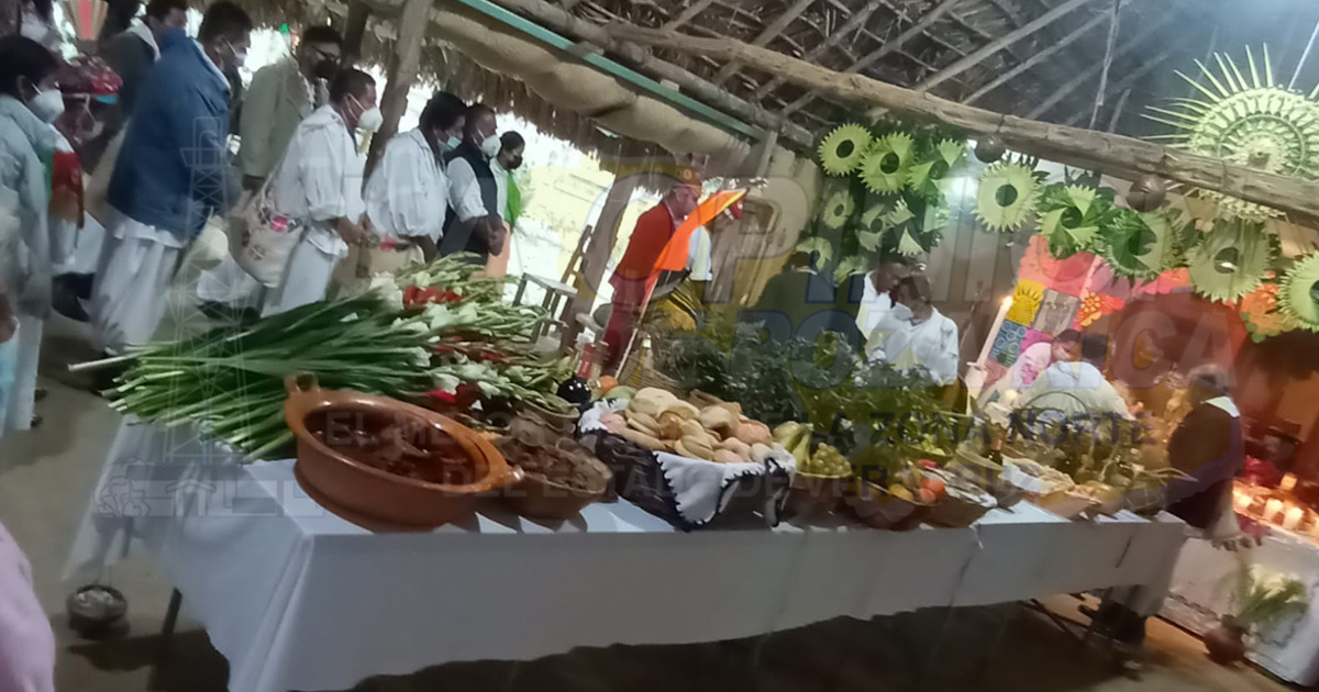 Pueblo Tutunakú celebra ceremonia "Corona de Espinas"