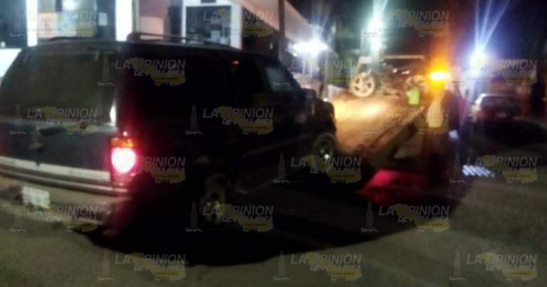 Mujer lesionada en aparatoso choque