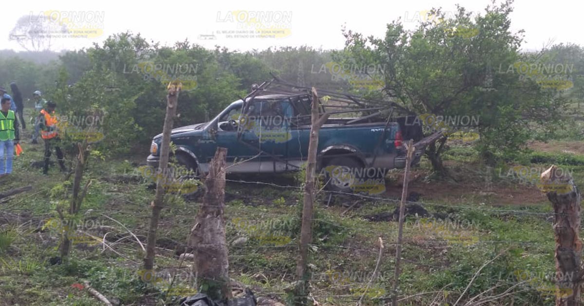 Mujer vuelca tras intentar rebasar en Espinal Mujer vuelca tras intentar rebasar en Espinal 4