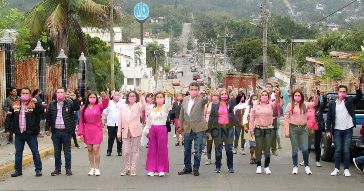 Mujeres pieza clave para la construcción del país