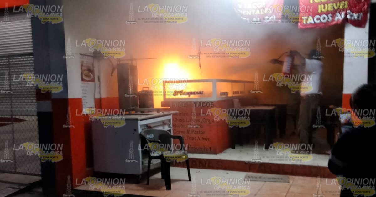 Pavoroso incendio de taquería El Campanas