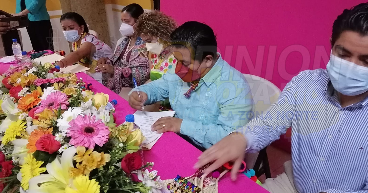 Reconocen trayectoria de mujeres papantecas
