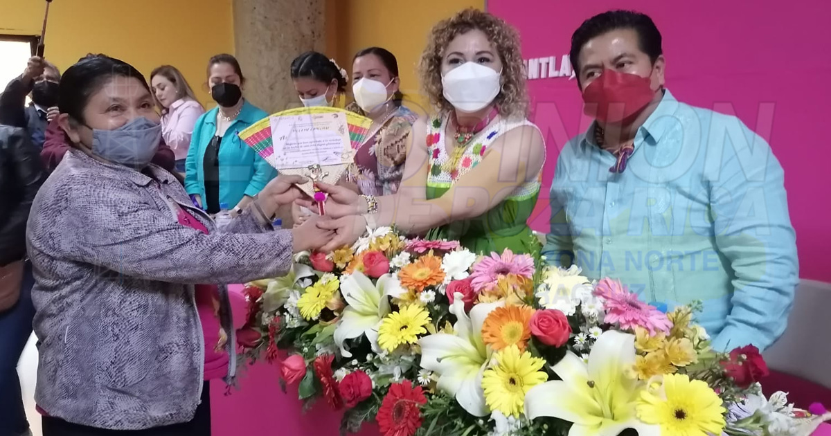 Reconocen trayectoria de mujeres papantecas