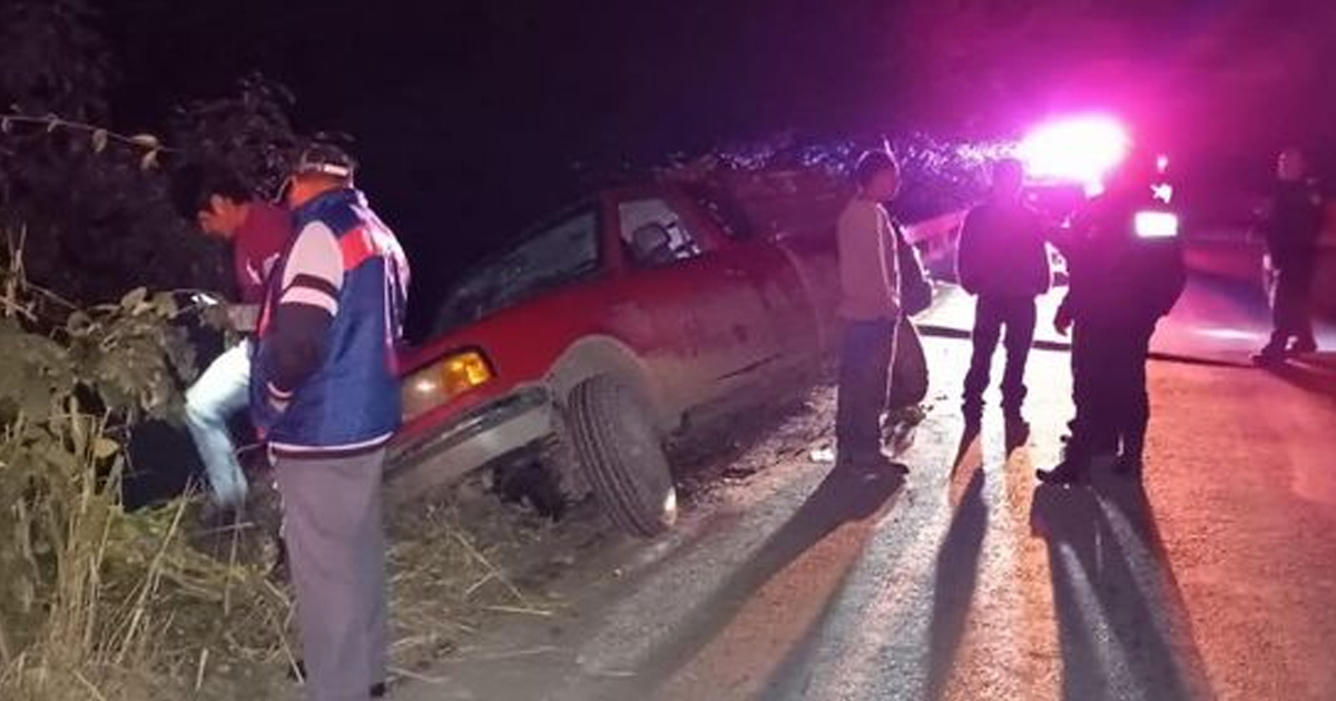 Se accidenta automóvil en el Puente Doña Pola
