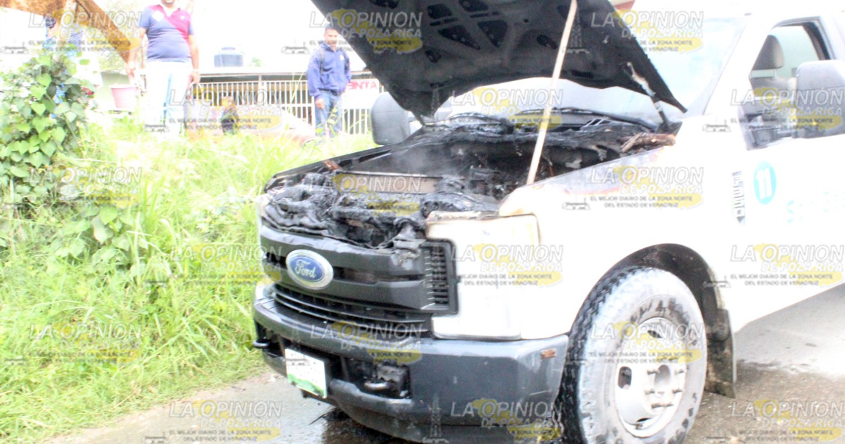 Se incendia camioneta gasera