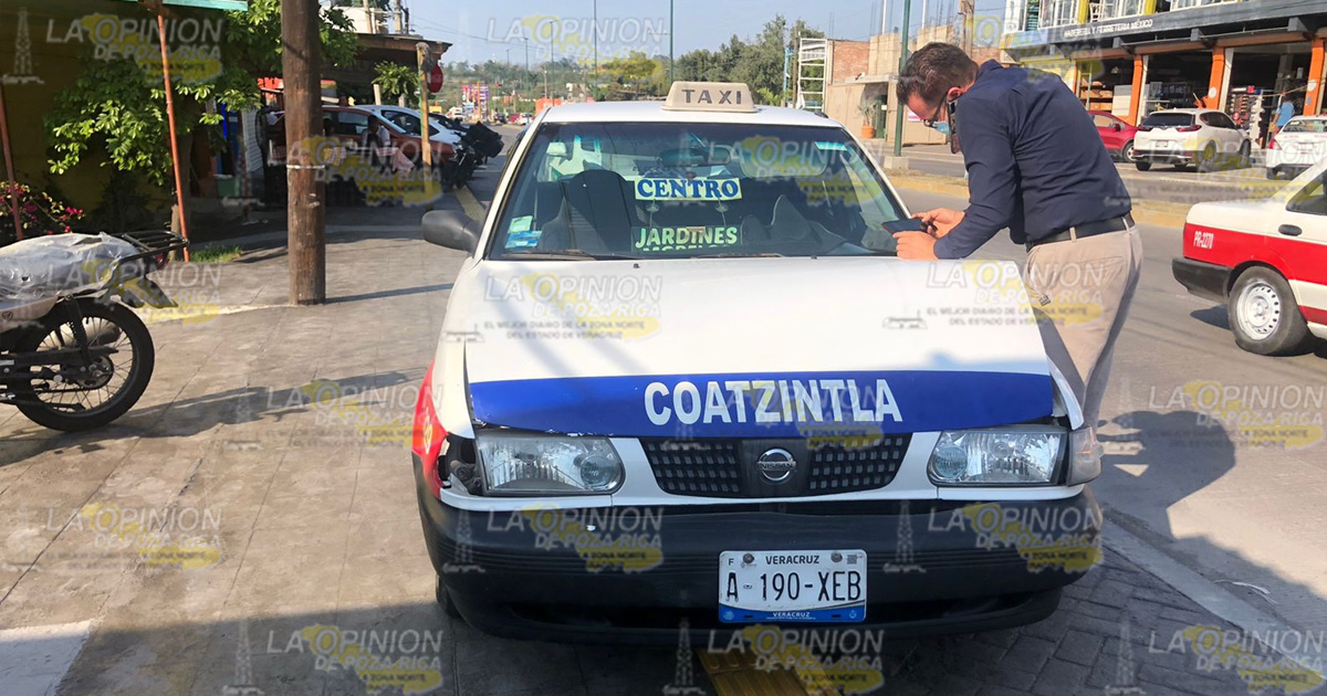 Taxi choca por alcance contra auto Honda