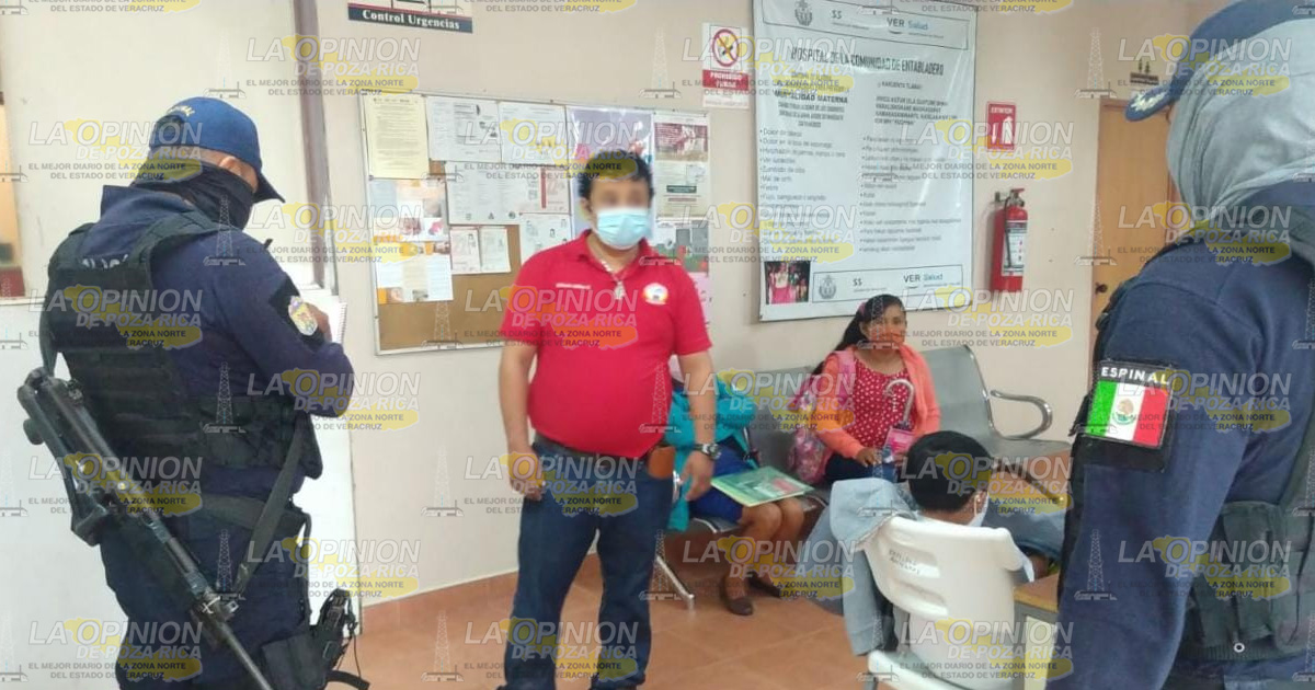 Taxis se estampa contra un árbol; dos mujeres heridas