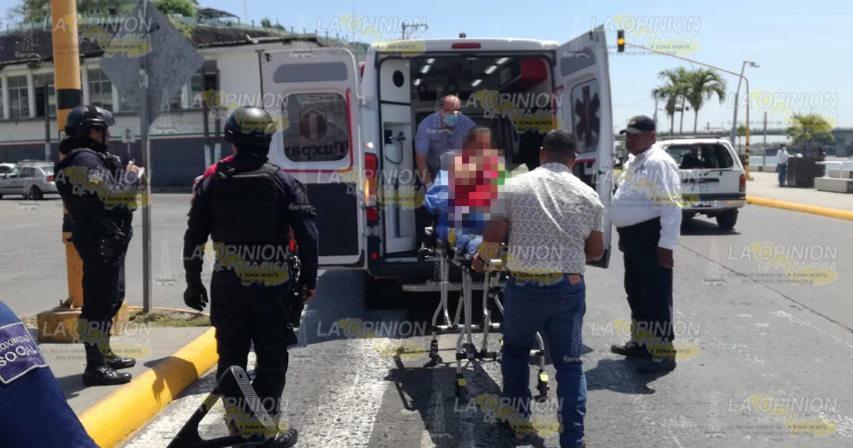 Tropieza en el bulevar y se fractura una pierna