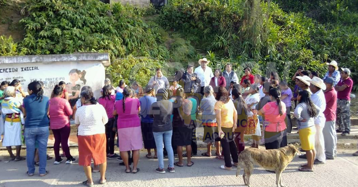 Vecinos acaparan el agua del pueblo