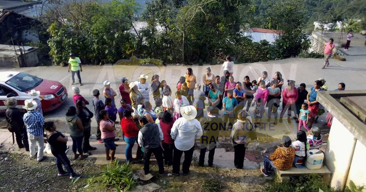 Vecinos acaparan el agua del pueblo