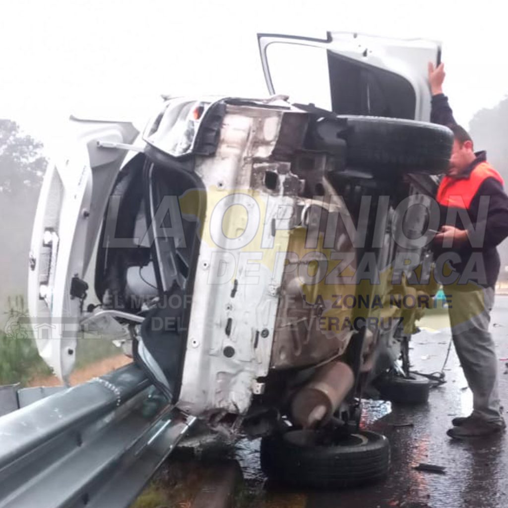 Poblano sufre aparatoso accidente en la Perote- Xalapa
