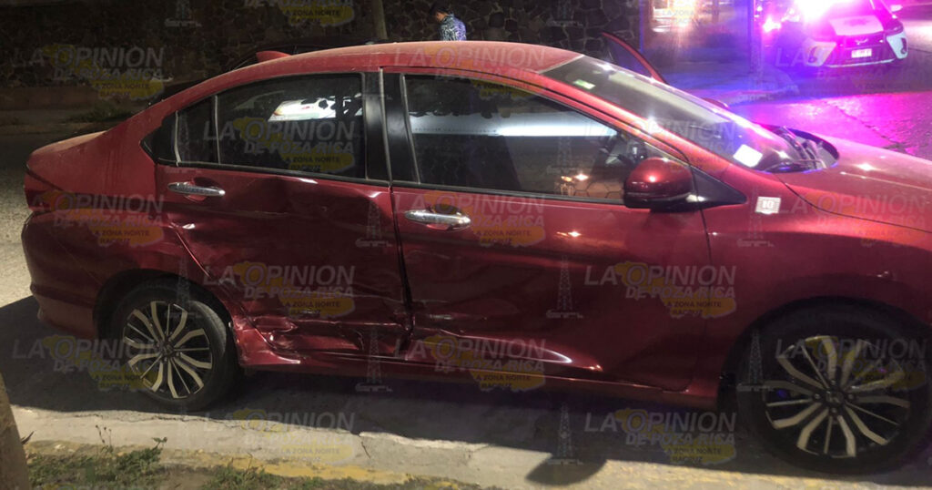 Encontronazo de media noche en la avenida 2 de Enero de Poza Rica