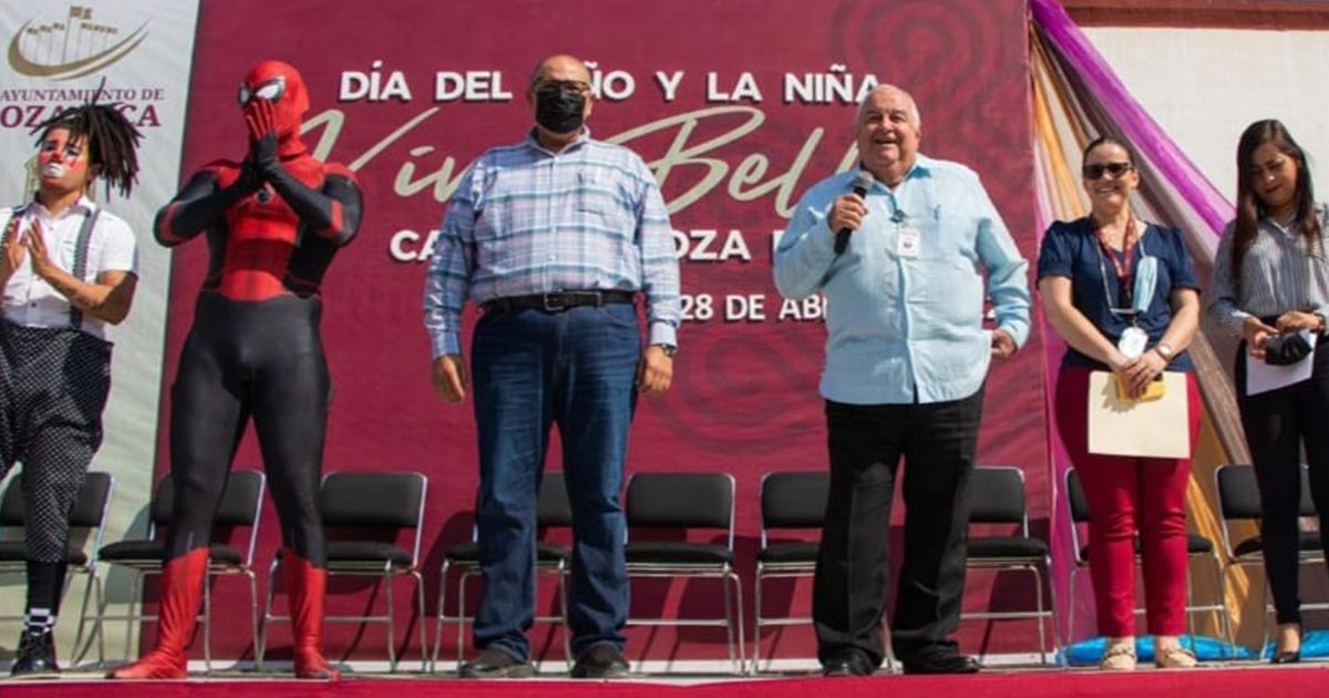 Alumnos del 17 CAIC'S-DIF festejan el Día del Niño Alumnos del 17 CAIC'S-DIF festejan el Día del Niño 2