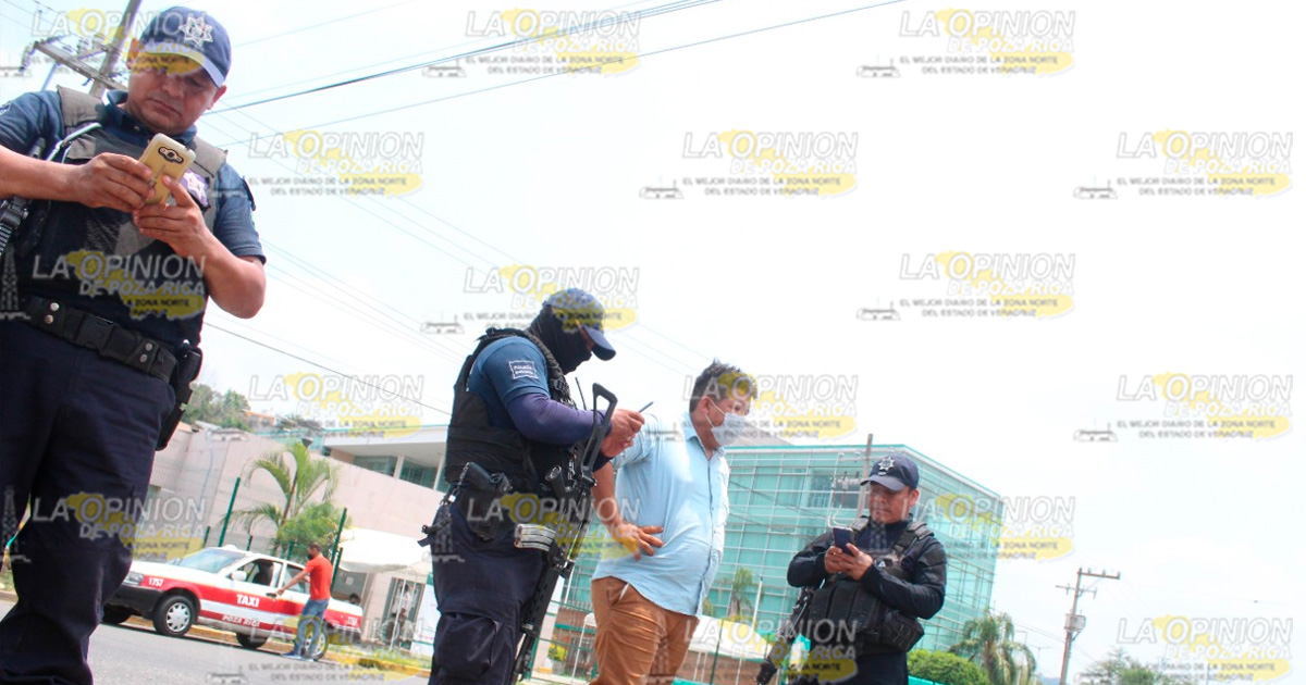 Aparatosa carambola de cuatro autos frente al Seguro Social