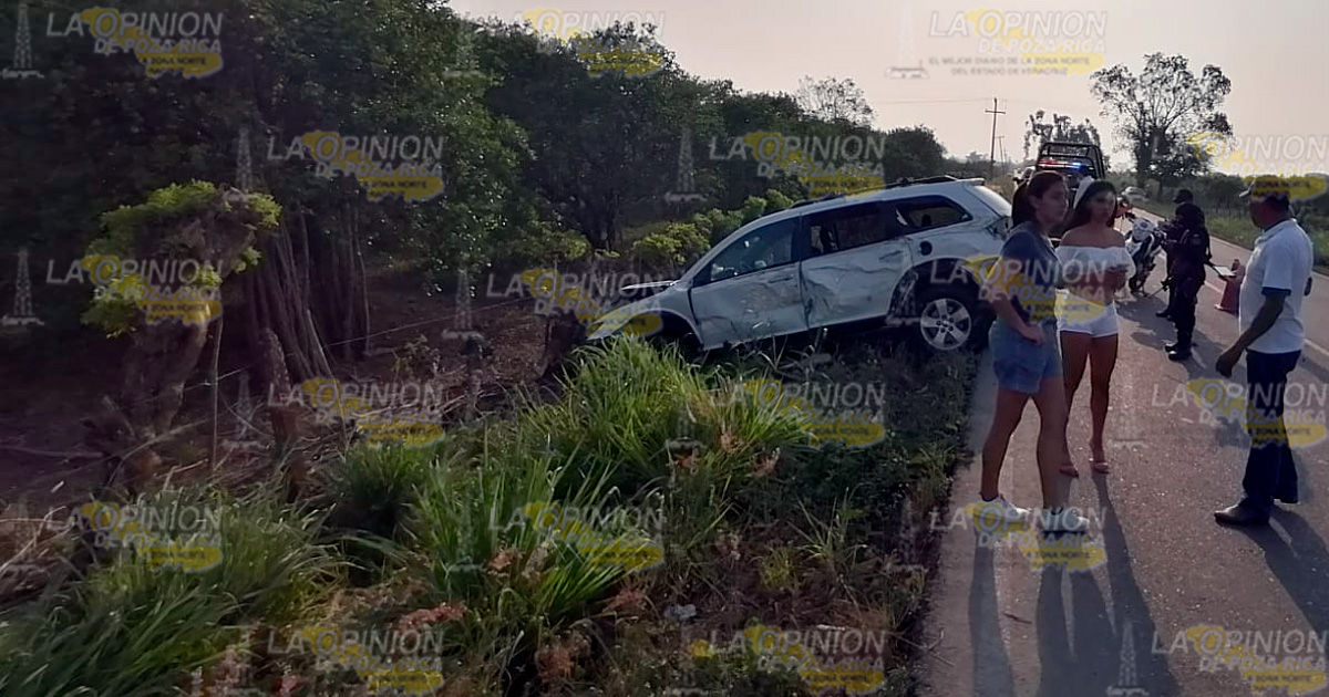 Camioneta a punto de volcar en Poblado, Espinal | Video
