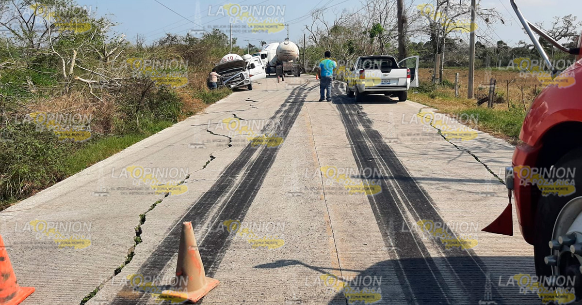 Chocan pipas en la carretera Tuxpan-Cazones | Video