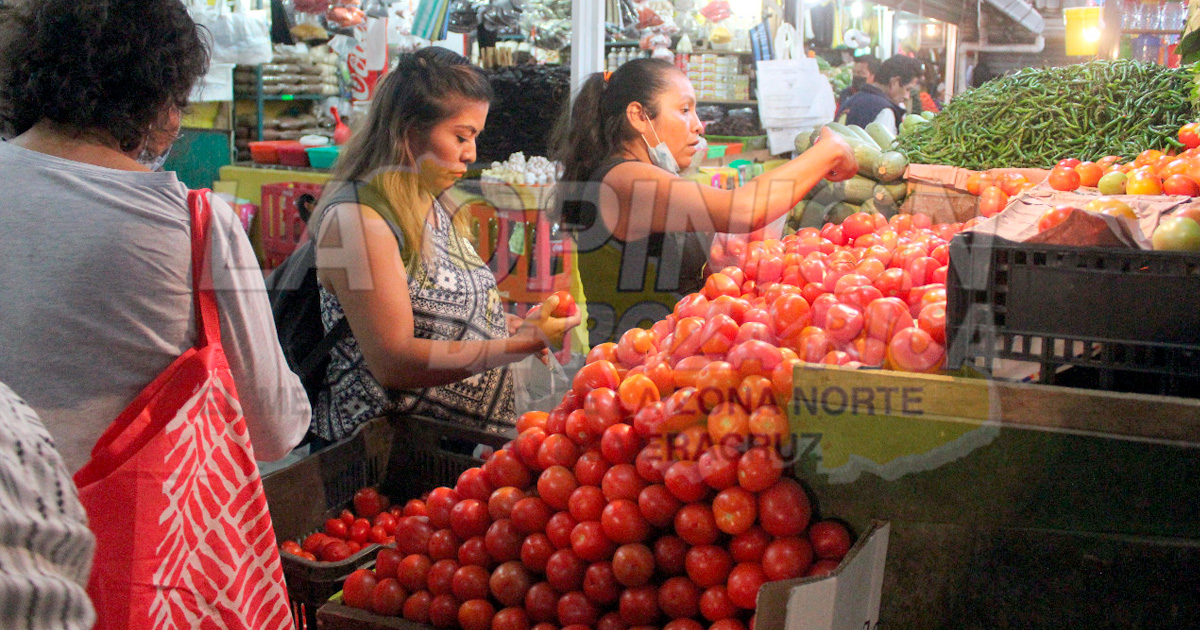 Comerciantes del mercado Poza Rica esperan repunte en Semana Santa